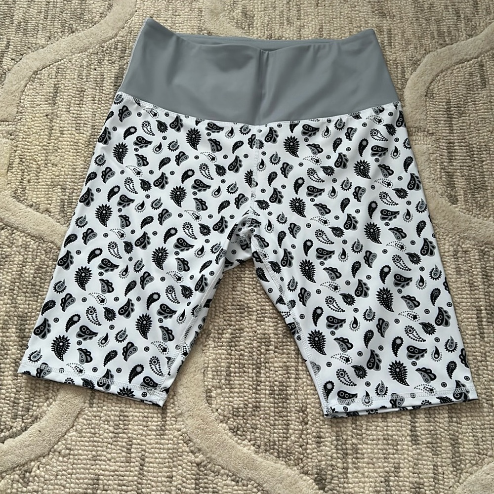 Mint lilac yoga shorts L